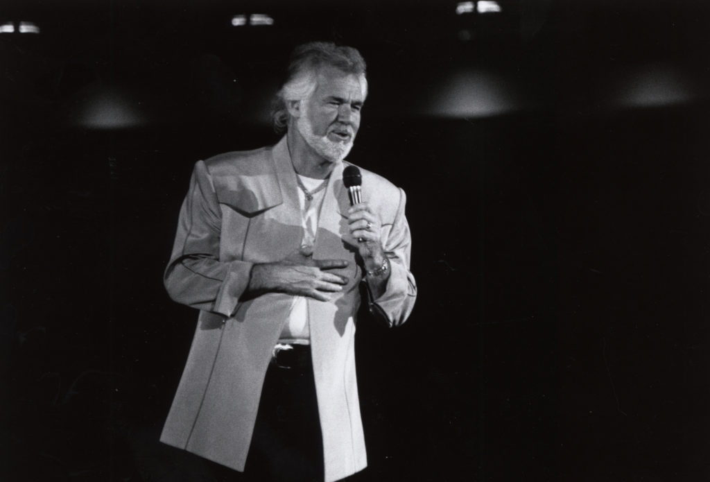 Country Music Icon Kenny Rogers Passes aged 81
