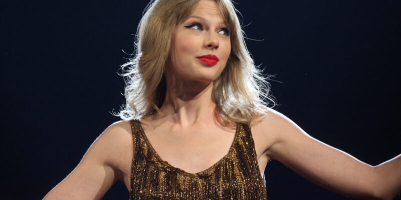 Taylor Swift has dropped surprise iso album!